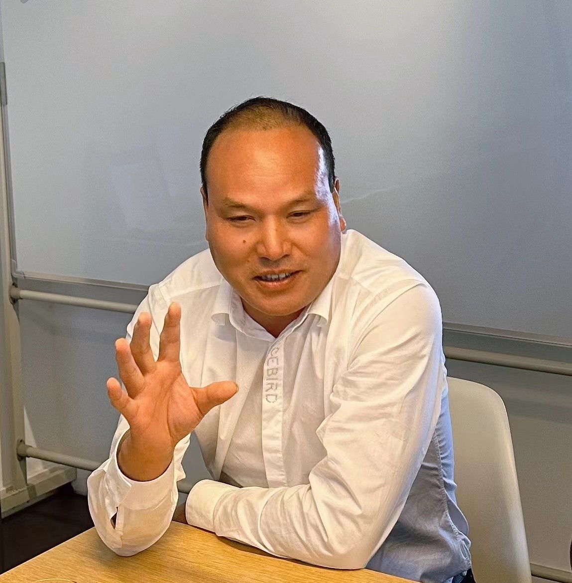 李胜.jpg 李胜.jpg