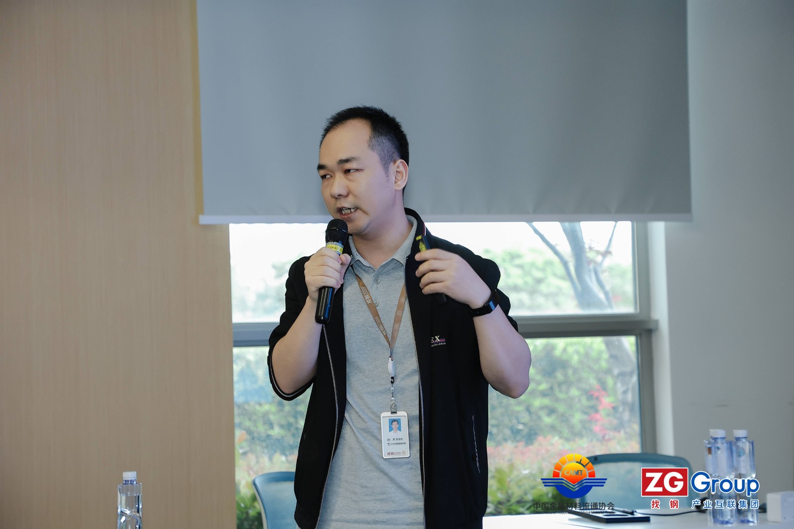 曾亮(1).jpg 曾亮(1).jpg